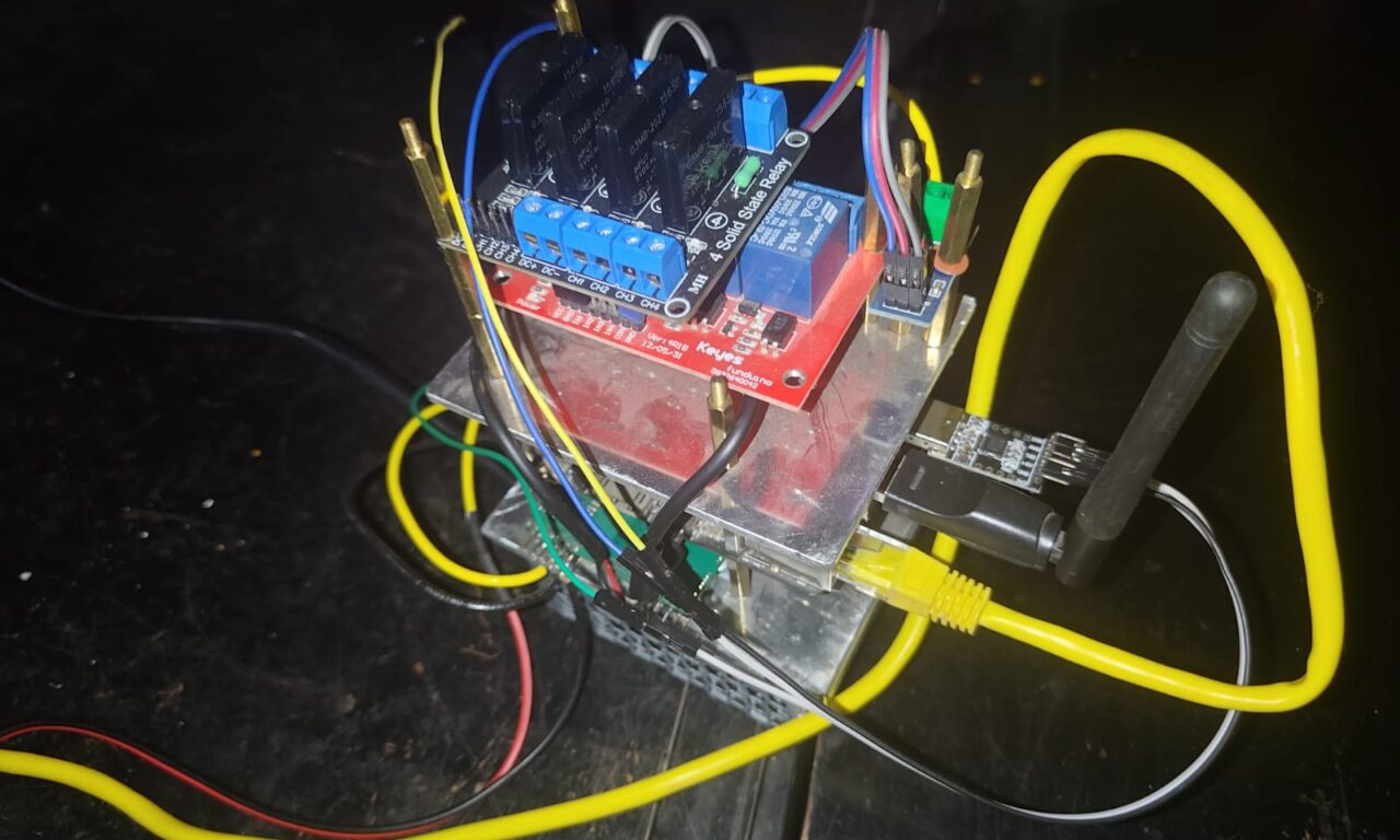 The bench-in-a-box: a compact hardware-hacking rig for embedded bring-up